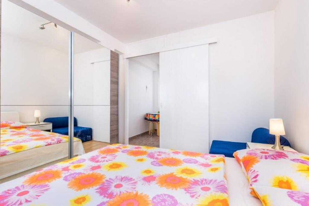 Tin 2 Apartment Vrbnik Exterior photo